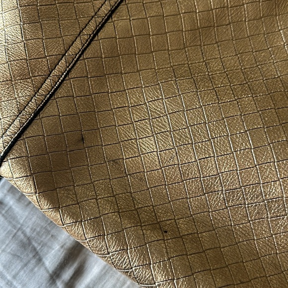 Bottega Veneta bag in gold unbelievably beautiful - Picture 7 of 17